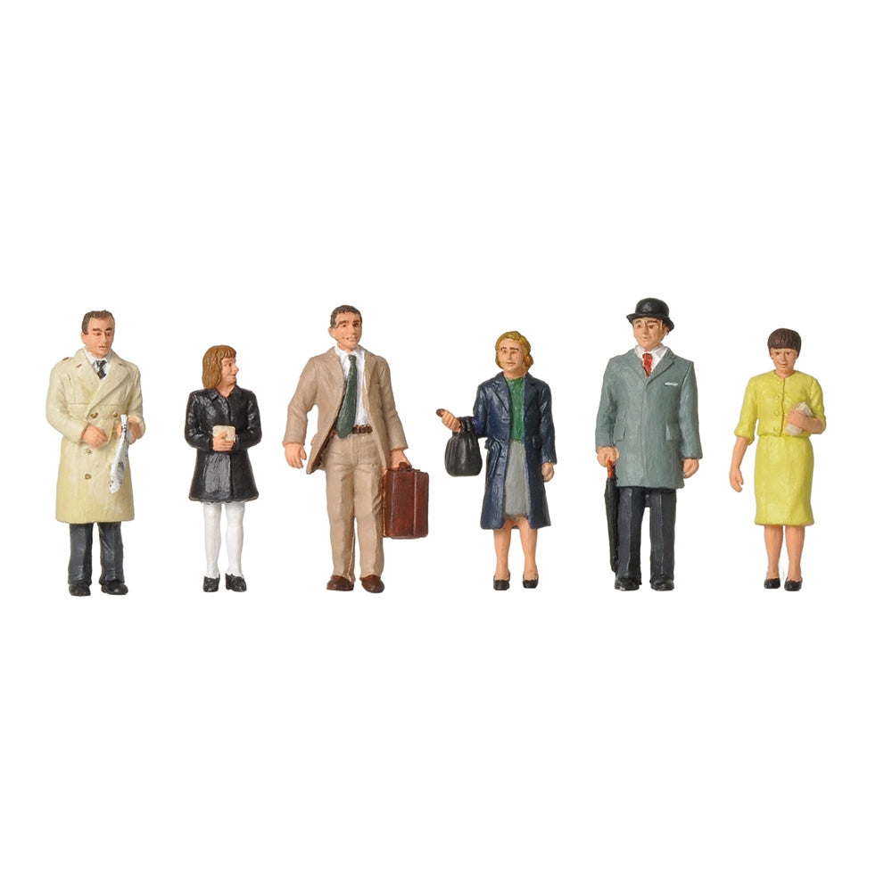 Bachmann 36-402 1960s/'70s Standing Station Passengers Figures - OO Gauge