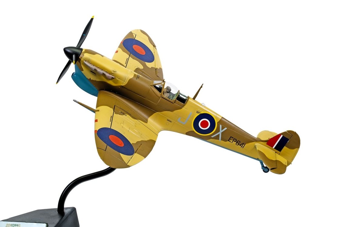 Airfix A50160 Supermarine Spitfire Mk.Vb Messerschmitt Bf109E Dogfight Double Gift Set 1:72 - Phillips Hobbies