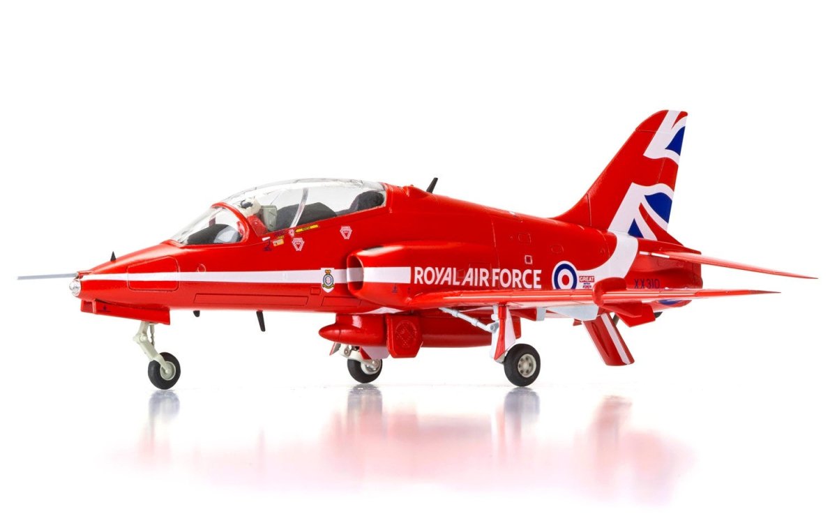 Airfix A55202C Medium Starter Set - RAF Red Arrows Hawk 1:72 - Phillips Hobbies