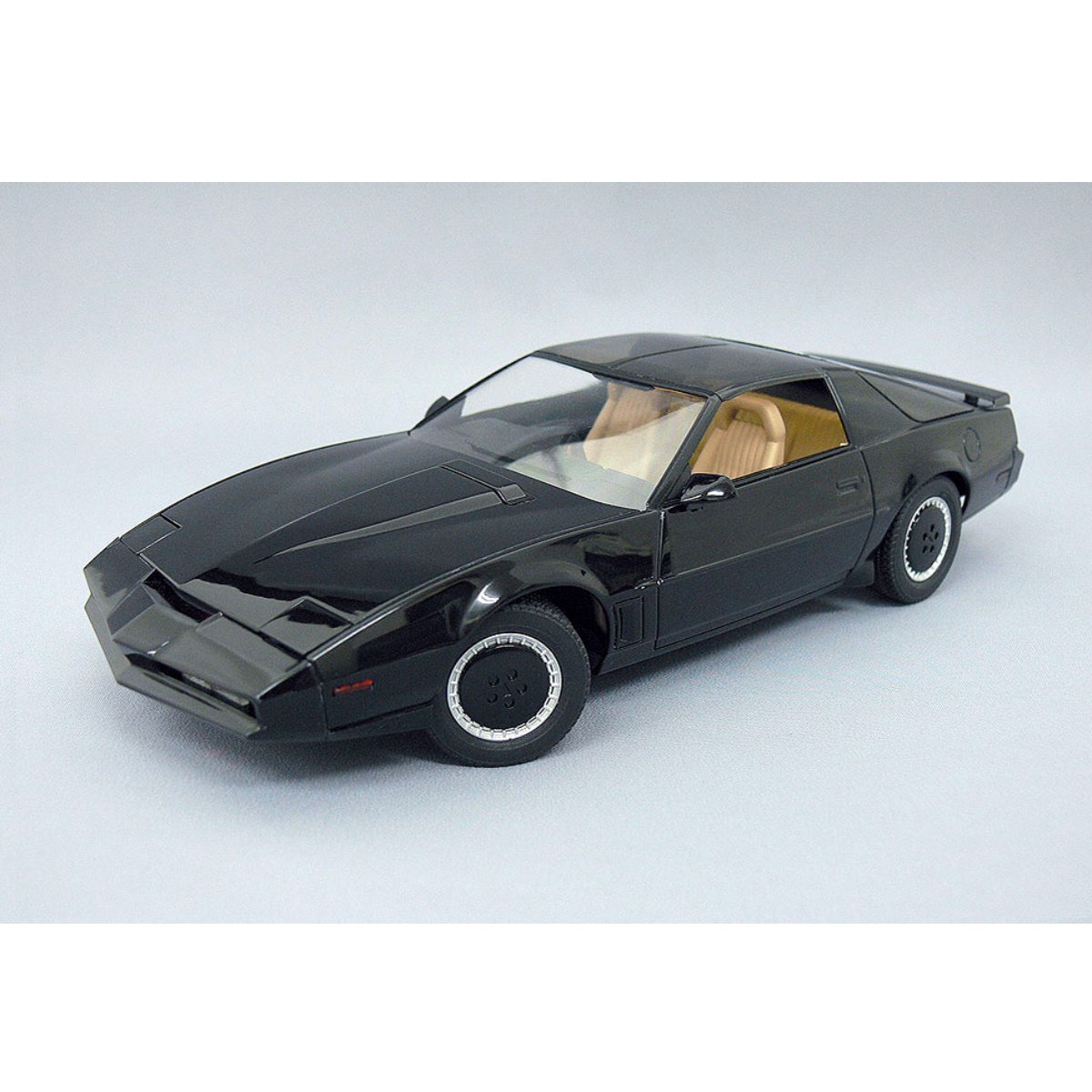 Aoshima Knight Rider Knight 2000 K.I.T.T. Season III Plastic Kit - 1:24 Scale - Phillips Hobbies