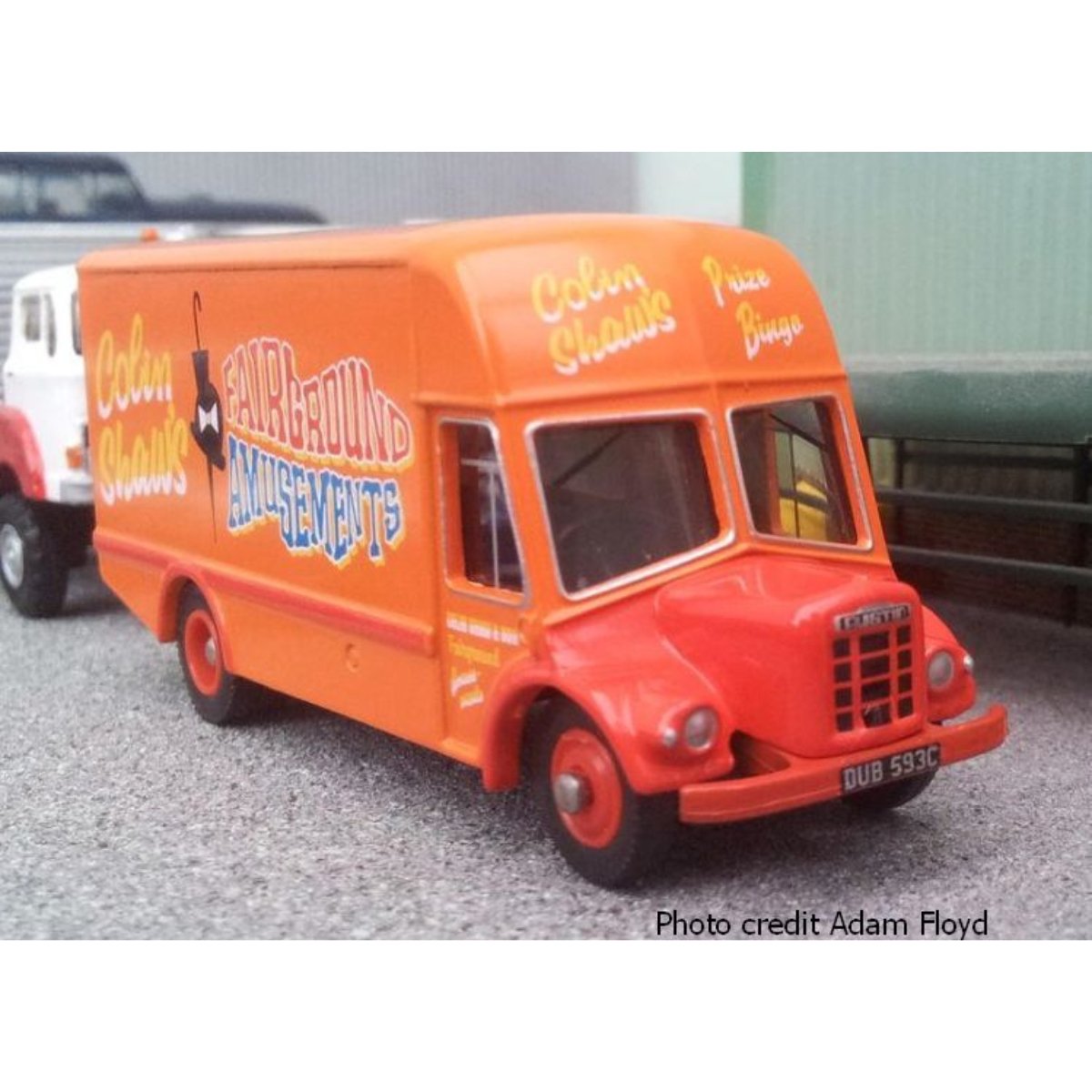 Atlas Editions Austin Noddy Van Colin Shaw's Fairground - 1:76 Scale - Phillips Hobbies