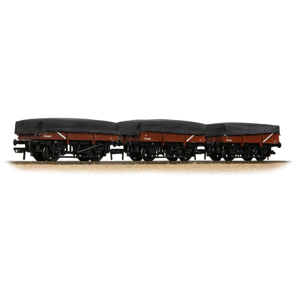 Bachmann 33 - 091A 5 Plank China Clay 3 - Wagon Pack BR Bauxite (Early) With Tarp Covers - OO Gauge - Phillips Hobbies