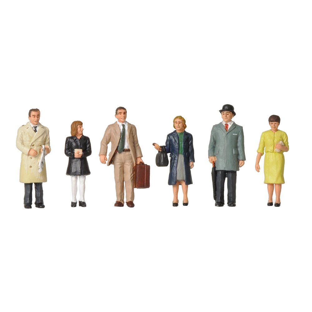 Bachmann 36 - 402 1960s/'70s Standing Station Passengers Figures - OO Gauge - Phillips Hobbies