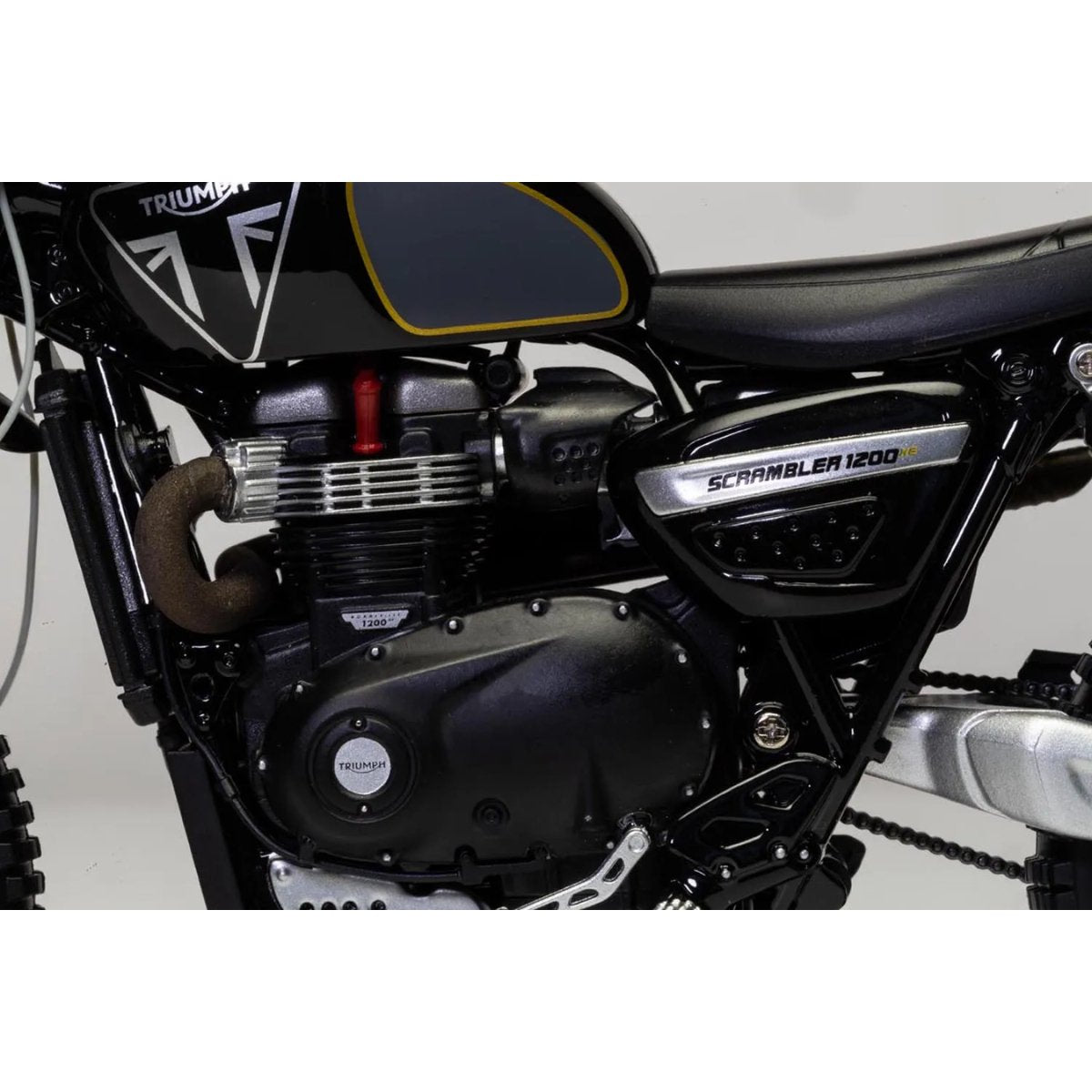 Corgi CC08401 James Bond Triumph Scrambler 1200 (Matera) - No Time to Die - Phillips Hobbies