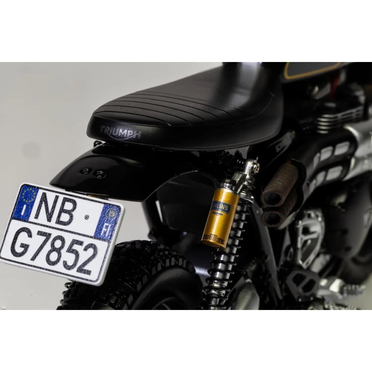 Corgi CC08401 James Bond Triumph Scrambler 1200 (Matera) - No Time to Die - Phillips Hobbies