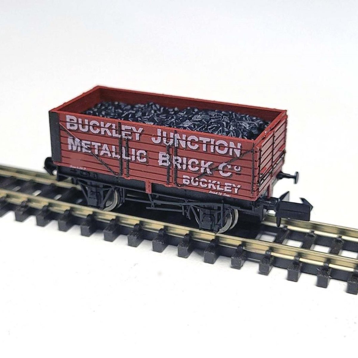 Dapol 2F - 071 - 088 7 Plank Wagon Buckley Junction 24 - N Gauge - Phillips Hobbies