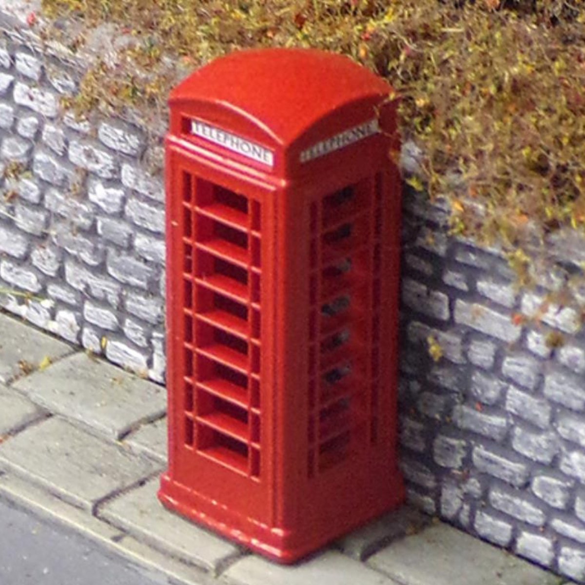 Gaugemaster GM461 Telephone Box Pre - Built - OO Gauge - Phillips Hobbies