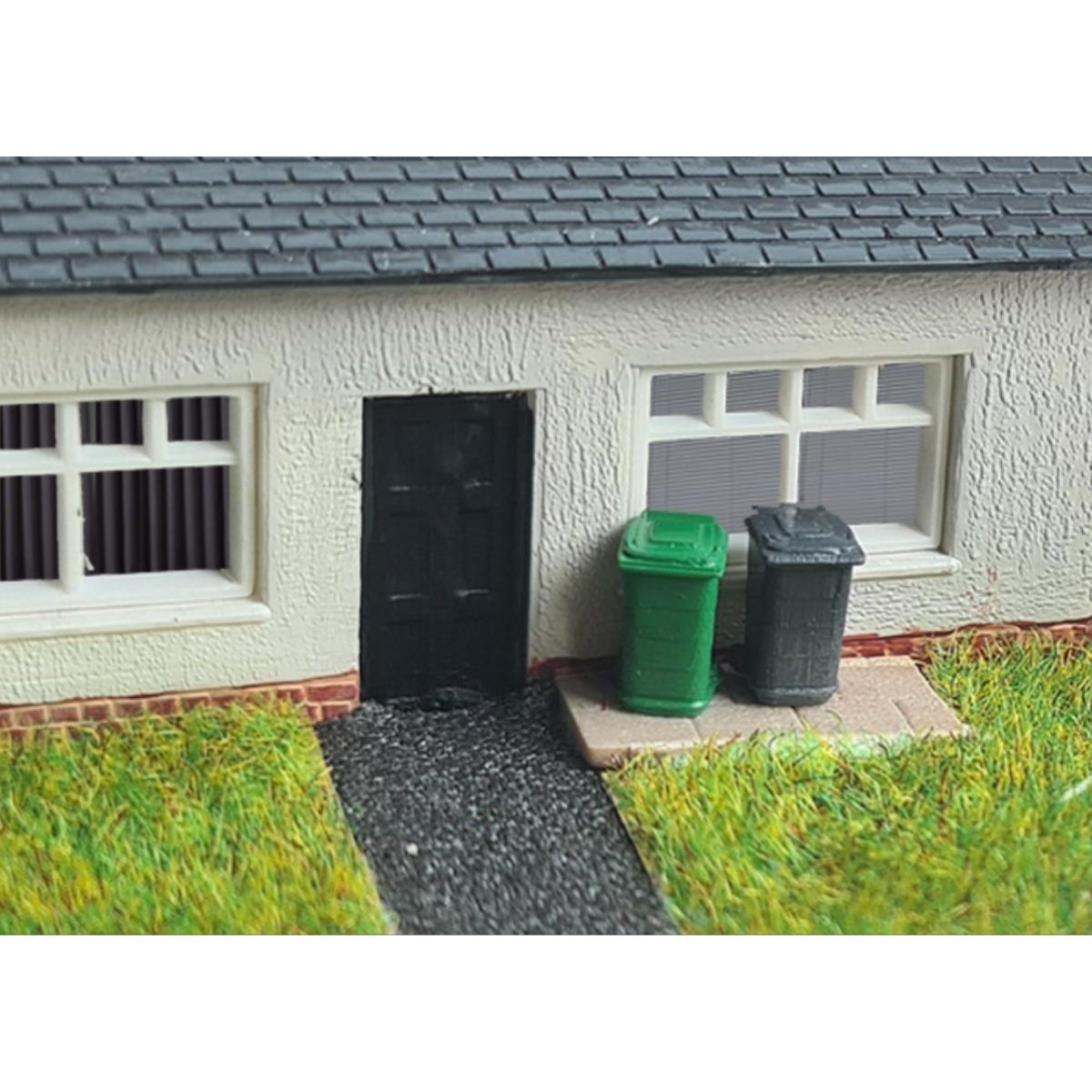 Gaugemaster Wheelie Bins 4 Pack (Pre - Built) - N Gauge - Phillips Hobbies