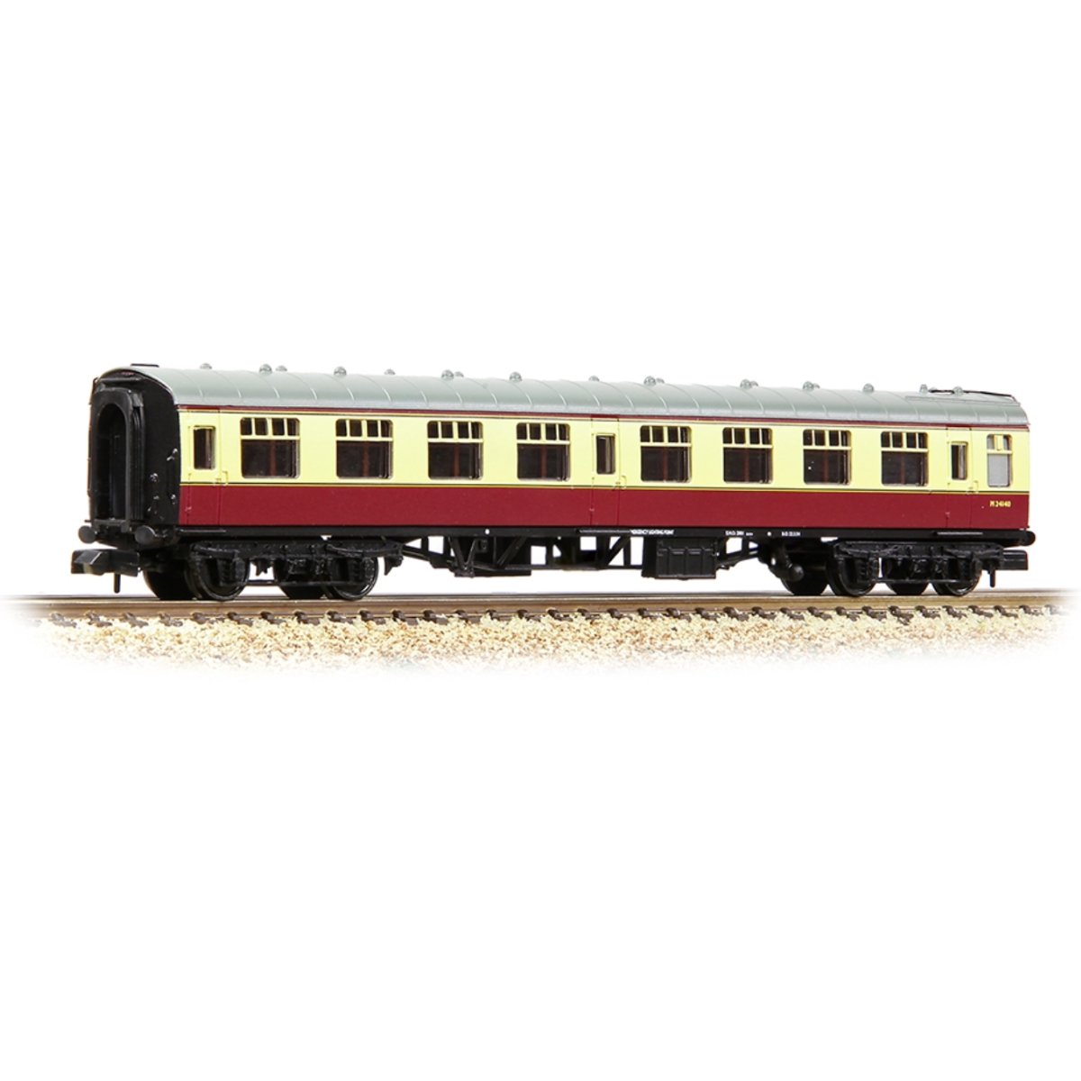 Graham Farish BR Mk1 SK Second Corridor BR Crimson & Cream - N Gauge - Phillips Hobbies