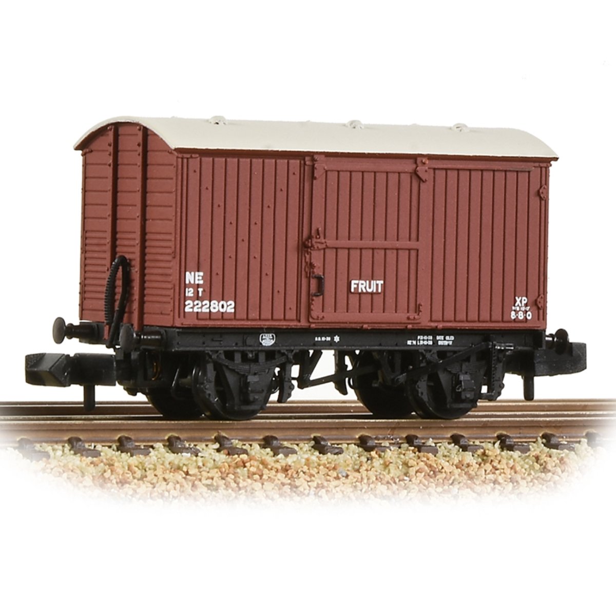 Graham Farish LNER 12T Fruit Van Planked Ends LNER Bauxite - N Gauge - Phillips Hobbies