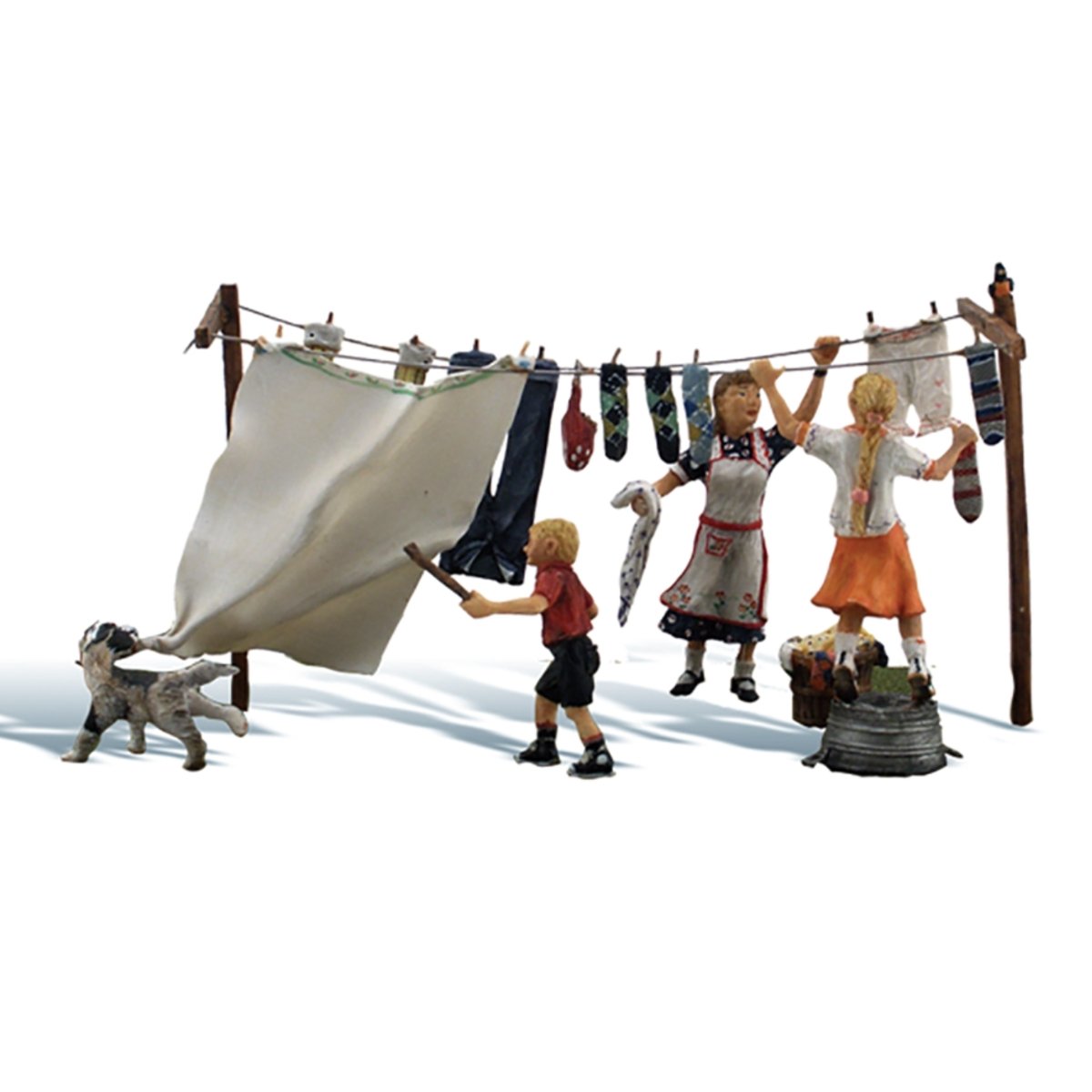 Woodland Scenics Wash Day Getaway Figures - OO / HO Gauge - Phillips Hobbies