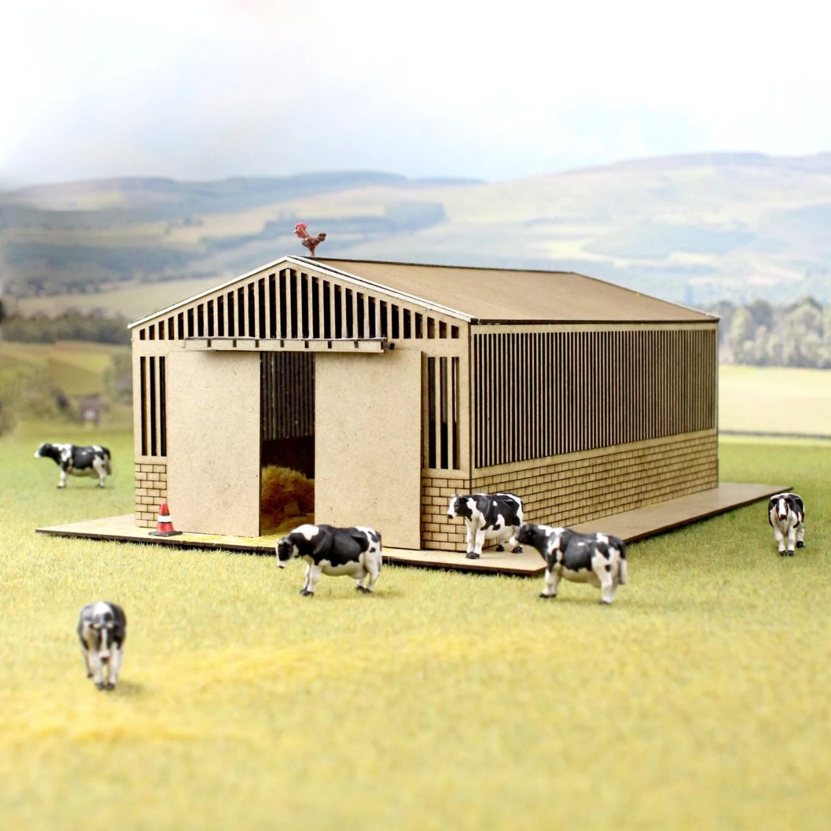 WWScenics Closed Barn with Sliding Door Kit - OO Gauge - Phillips Hobbies